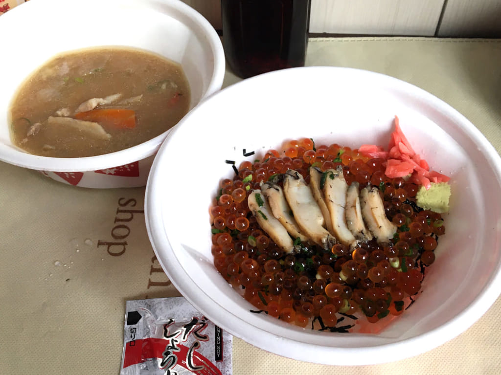 2020年12月22日なか卯札幌白石本道店の出前・いくらとアワビ丼