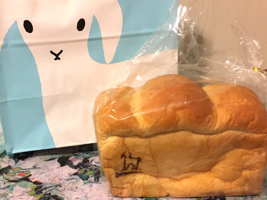 2021年4月23日札幌市プティ・シェーヴル・食パン